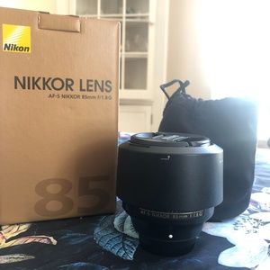 Nikon 85mm 1.8